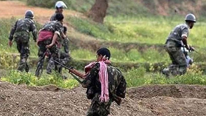 नक्&zwj;सलियों व जवानों के बीच मुठभेड़, एक नक्&zwj;सली ढेर