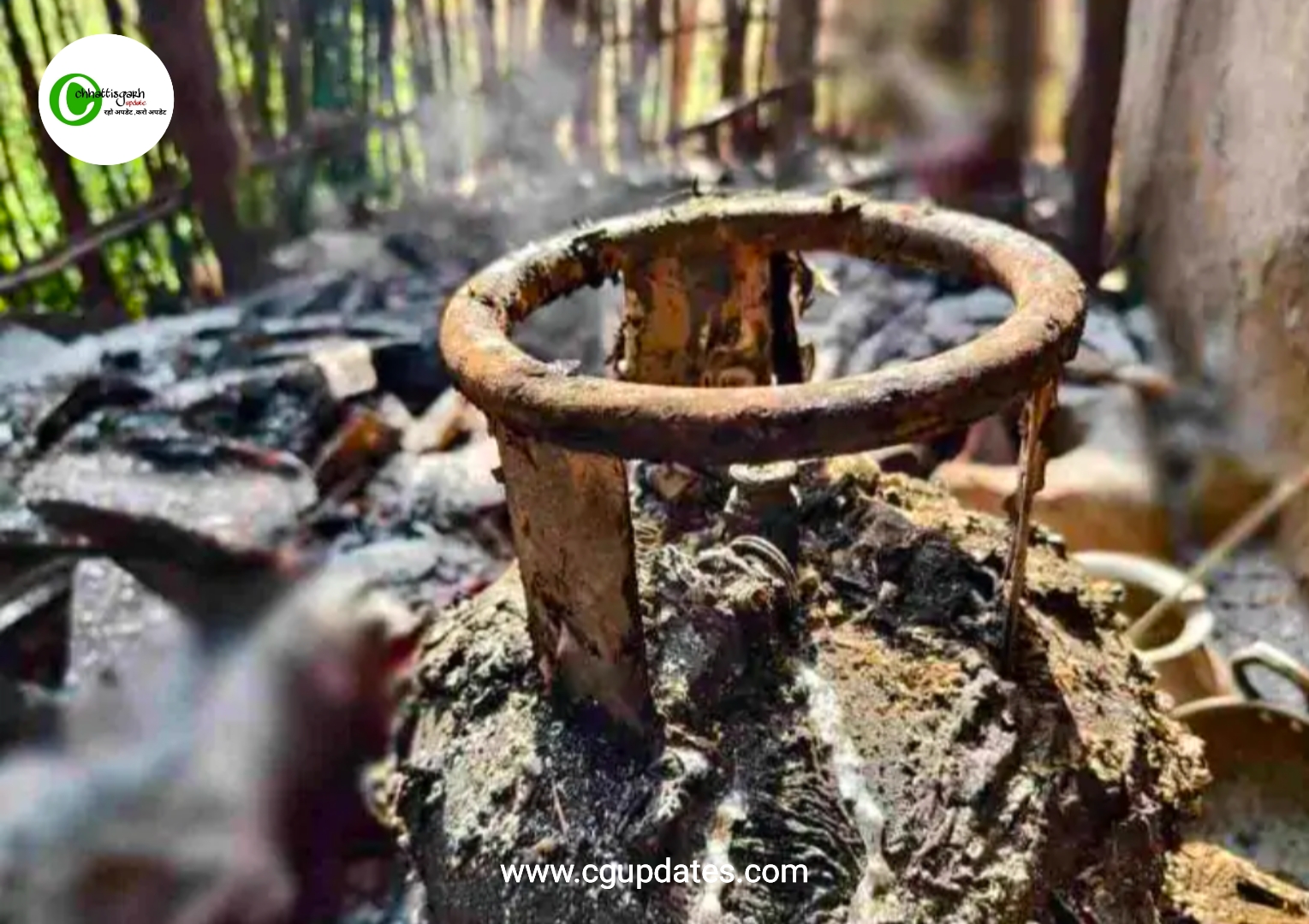 छत्तीसगढ़ के कवर्धा जिले में बड़ा हादसा झोपड़ी में सिलेंडर फटने से एक ही परिवार के 3 लोगों की मौत