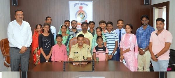 छत्तीसगढ़ में 10 बच्चों को मिली पुलिस विभाग में अनुकंपा नियुक्ति बनाए गए बाल आरक्षक इसमें 7 साल का बच्चा भी....