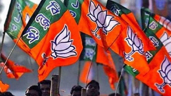 राहुल कौन सा बटन दबाते हैं कि नोटों के बंडल पहुंच जाते हैं : भाजापा